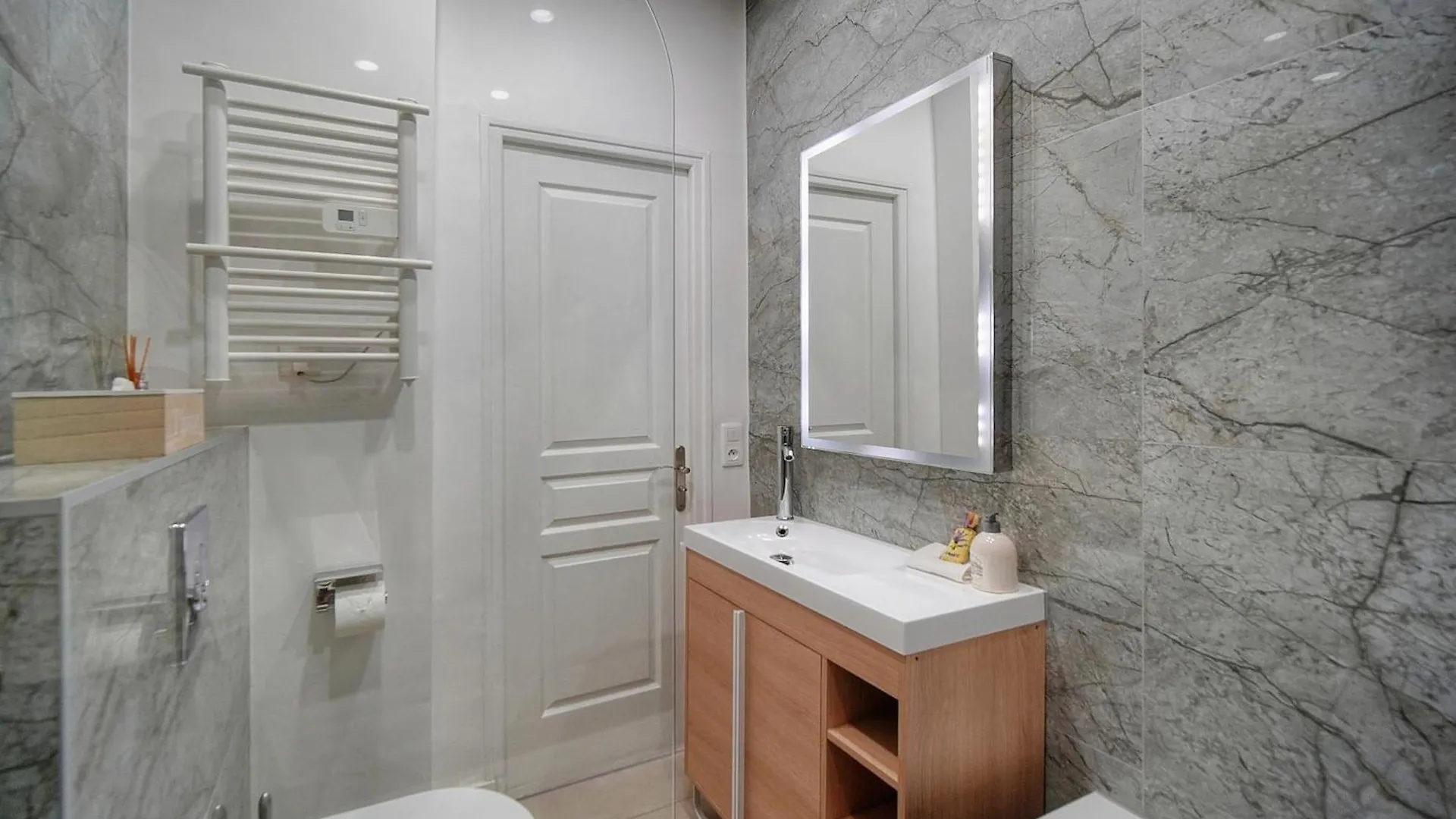 Beautiful 4 Beds & 4 Baths, 10Min From Palais, 4 Stars Residence Cannes Apartment